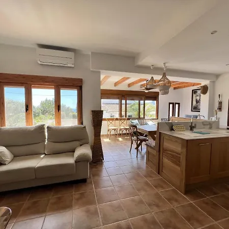 Villa Molinos - By Aldertons