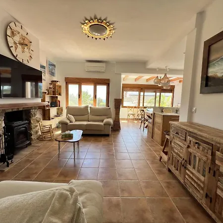 Molinos - By Aldertons Villa *