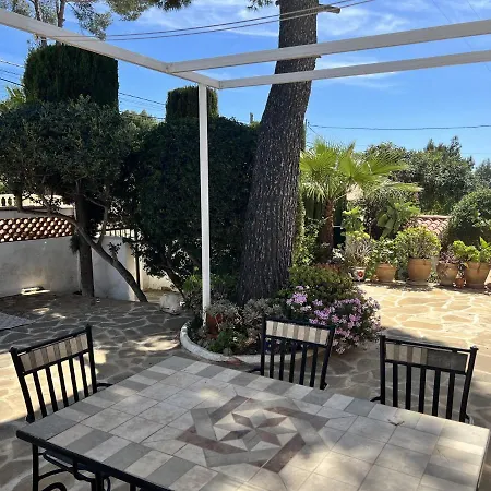Molinos - By Aldertons Villa