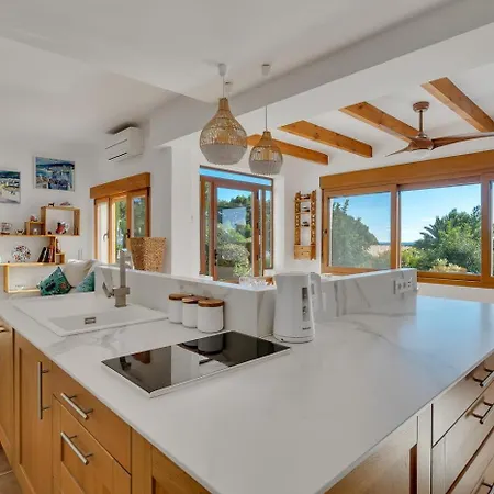 Molinos - By Aldertons Villa Benissa