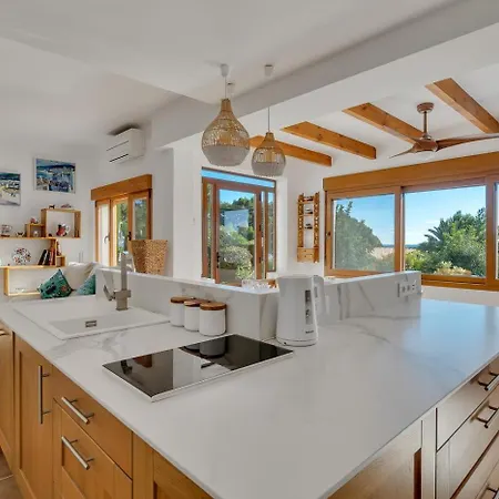 Molinos - By Aldertons Villa Benissa